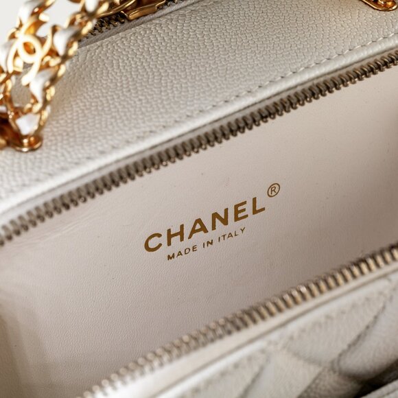 Chanel Quilted White Caviar Pick Me Up Vanity Case Gorgeous Condition! - Picture 5 of 11